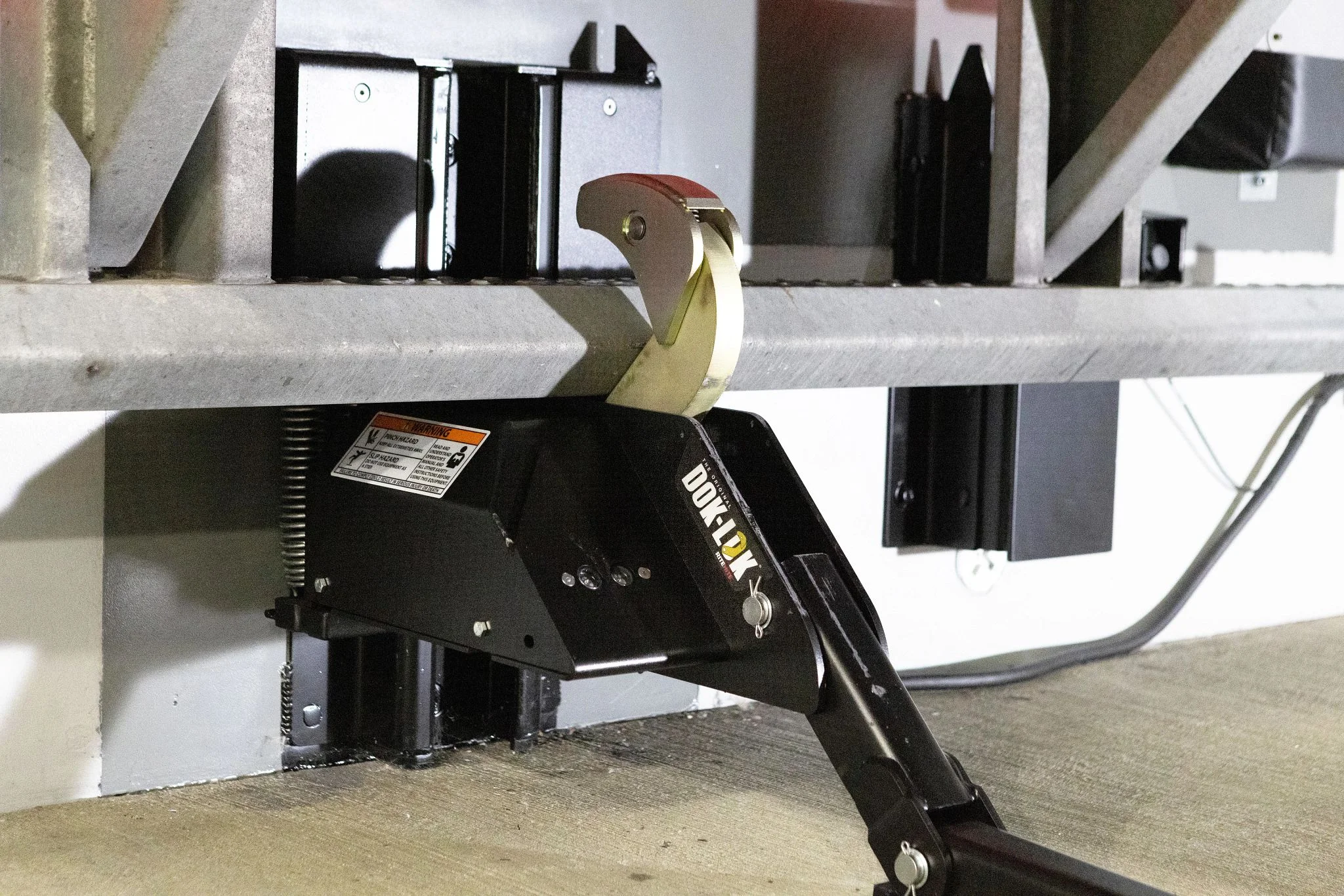 Gancho Retenedor Rite Hite SHR5100 Shadow Hook® Restraint